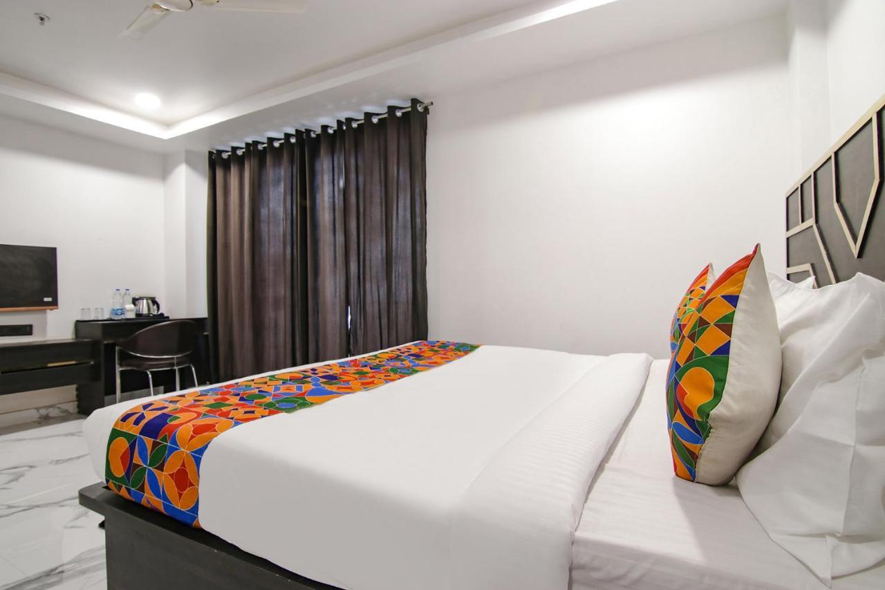 Fabhotel Greysky Ню Делхи Екстериор снимка